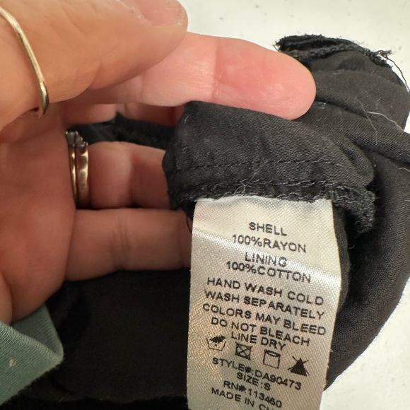 Lulumari Black‎ Red Floral Halter Maxi Dress size Small - Picture 7 of 7